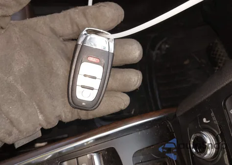 2014 Audi Q5 2.0T Premium z USA, uszkodzony, nr VIN WA1LFAFP2EA030344